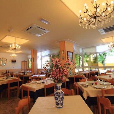 Hotel Moby Dick Rimini Exterior foto