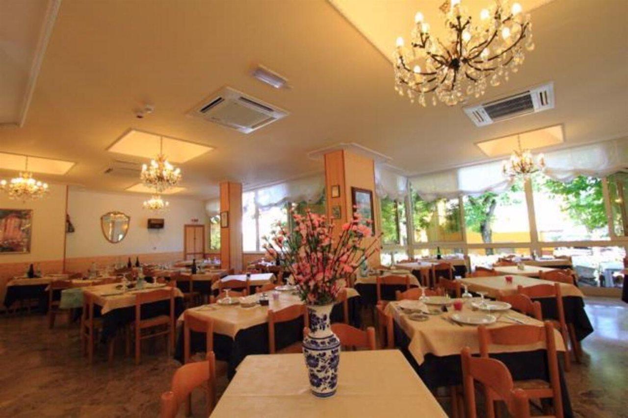 Hotel Moby Dick Rimini Exterior foto